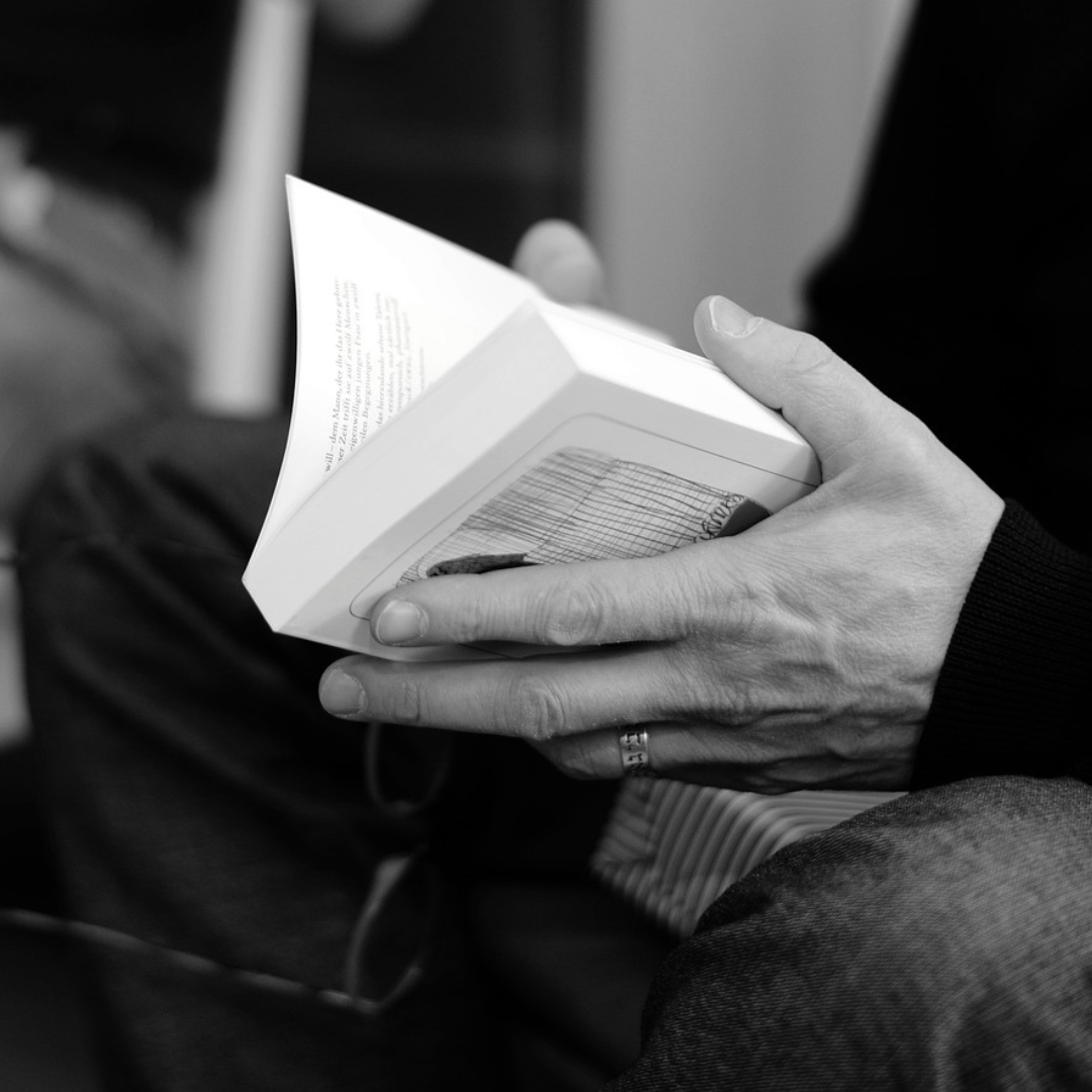 Beyond the Product: Storytelling Techniques in B2B Tech PR